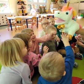 MIĘDZYNARODOWY PROJEKT EDUKACYJNY KOLOROWE UCZUCIA GUCIA