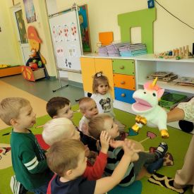 MIĘDZYNARODOWY PROJEKT EDUKACYJNY KOLOROWE UCZUCIA GUCIA