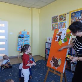 PIERWSZA WIZYTA PRZEDSZKOLAKÓW W BIBLOTECE
