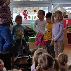 Przedszkolaki na koncercie „Harmonijne Harce” 