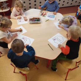  "Plastuś wesoły zaprowadzi nas do szkoły"