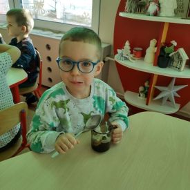 EMOCJE W KOLORACH TĘCZY U FIOŁKÓW