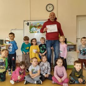 Magia książek w naszym przedszkolu wspólne czytanie z rodzicami.