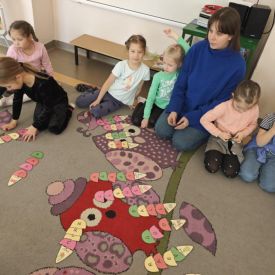 Zabawy z językiem angielskim w grupach Bratki i Tulipany