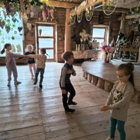 Wiśniowe Wzgórze i przygoda artystyczno-kulinarna w grupie Tulipany