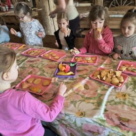 Wiśniowe Wzgórze i przygoda artystyczno-kulinarna w grupie Tulipany