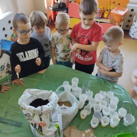 Na wiejskim podwórku – wiosna w pełni!