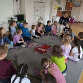 Zajęcia z Panią Psycholog – Relaksacja i Cisza w Zerówce