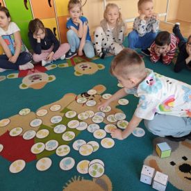 Nauka języka angielskiego w grupie Tulipany i Bratki