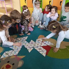 Nauka języka angielskiego w grupie Tulipany i Bratki