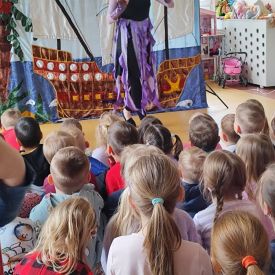 Przedstawienie teatralne „Wyspa Skarbów”