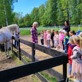 Wizyta w zagrodzie edukacyjnej – dzień pełen przygód!