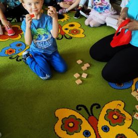 Zajęcia logopedyczne – zabawa i nauka w jednym!