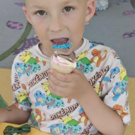 Tańce lody i piknik na zakończenie przedszkola w grupe Bratki
