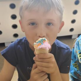 Tańce lody i piknik na zakończenie przedszkola w grupe Bratki