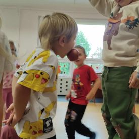 Dzień Jabłka 🍎w grupie „Różyczki” i „Niezapominajki”