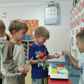Dzień Jabłka 🍎w grupie „Różyczki” i „Niezapominajki”