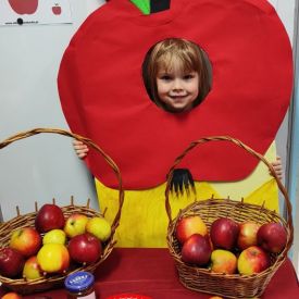 Dzień Jabłka 🍎w grupie „Różyczki” i „Niezapominajki”
