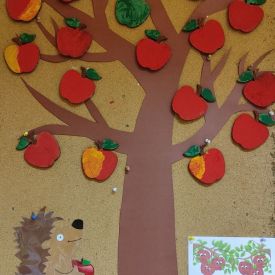 Dzień Jabłka 🍎w grupie „Różyczki” i „Niezapominajki”