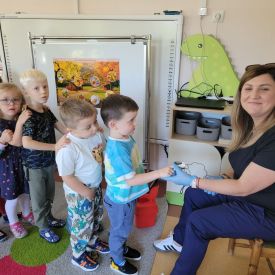 Poznajemy zawód pielęgniarki.