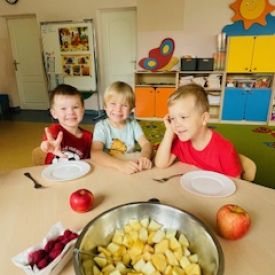 „O jak owoce”, czyli owocowa zabawa w grupie Niezapominajek 🍎🍐