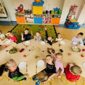 „O jak owoce”, czyli owocowa zabawa w grupie Niezapominajek 🍎🍐