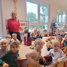 Fiołki kontynuują projekt ,, Marchewka- zdrowe warzywo"