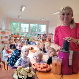 Fiołki kontynuują projekt ,, Marchewka- zdrowe warzywo"