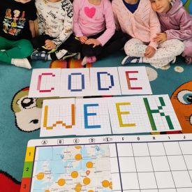 „Kodujemy z sercem! 💗 Różyczki  podczas Code Week!”