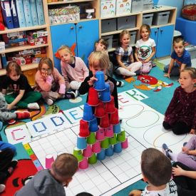 „Kodujemy z sercem! 💗 Różyczki  podczas Code Week!”