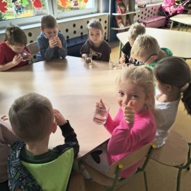 "Carpe diem" – chwytajmy dzień, nawet wtedy, gdy za oknem pada deszcz BRATKI