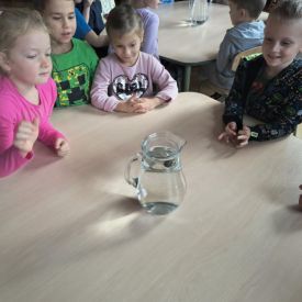 "Carpe diem" – chwytajmy dzień, nawet wtedy, gdy za oknem pada deszcz BRATKI