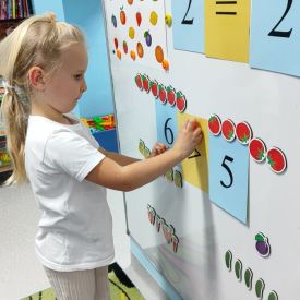 Innowacja pedagogiczna ,,Matematyczne Królestwo Zmysłów" - Różyczki