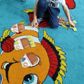 Innowacja pedagogiczna ,,Matematyczne Królestwo Zmysłów" - Różyczki