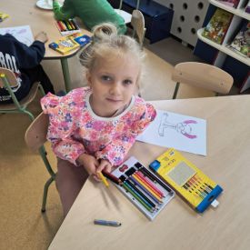 Kosmiczna lekcja w przedszkolnej szkole rysunku!