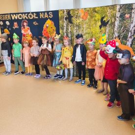 🍎 „Jesień wokół nas” – przedstawienie pełne kolorów i witamin!
