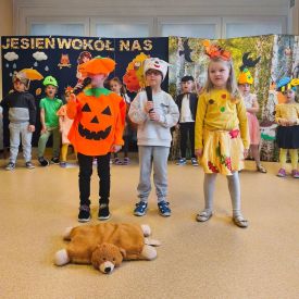 🍎 „Jesień wokół nas” – przedstawienie pełne kolorów i witamin!