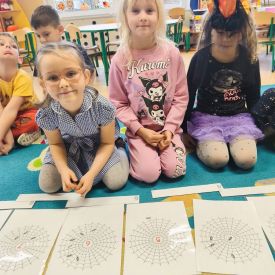 Halloweenowe zabawy w grupach Bratki i Tulipany 🎃