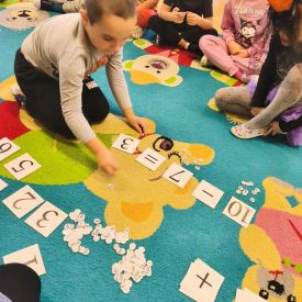 Halloweenowe zabawy w grupach Bratki i Tulipany 🎃