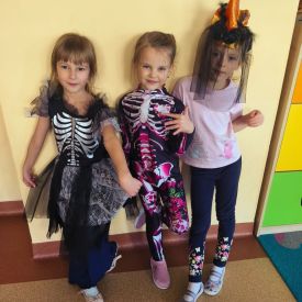 Halloweenowe zabawy w grupach Bratki i Tulipany 🎃