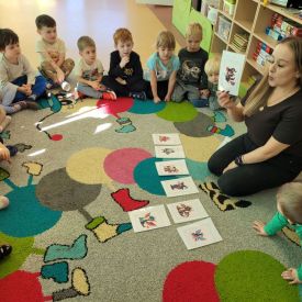 Poznajemy bajki po polsku i angielsku- Fiołki