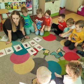 Poznajemy bajki po polsku i angielsku- Fiołki