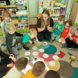 Poznajemy bajki po polsku i angielsku- Fiołki