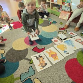 Poznajemy bajki po polsku i angielsku- Fiołki