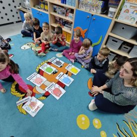 Zajęcia w języku angielskim z wolontariuszką Rumi