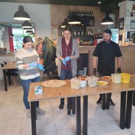 Fiołki w Pizzerii ,, Felicita".