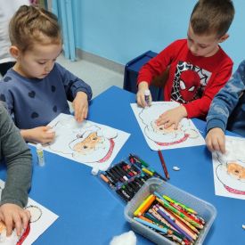 „Kodowanie na dywanie” w grupie Różyczki