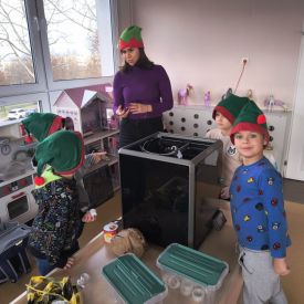 Rodzinne spotkanie z Majewscy Team – Technologia i Magia Świąt w grupie Bratki