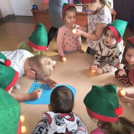 Rodzinne spotkanie z Majewscy Team – Technologia i Magia Świąt w grupie Bratki