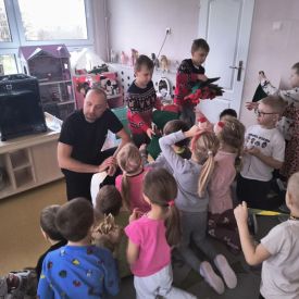 Rodzinne spotkanie z Majewscy Team – Technologia i Magia Świąt w grupie Bratki